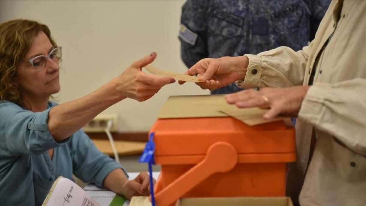En Uruguay se llevan a cabo las elecciones departamentales en medio de la pandemia