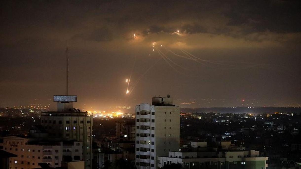 以色列战机轰炸哈马斯据点反击加沙火箭弹袭击