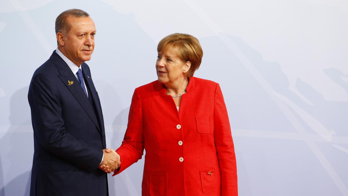 Erdogan Merkel bilen telefon arkaly söhbetdeşlik geçirdi