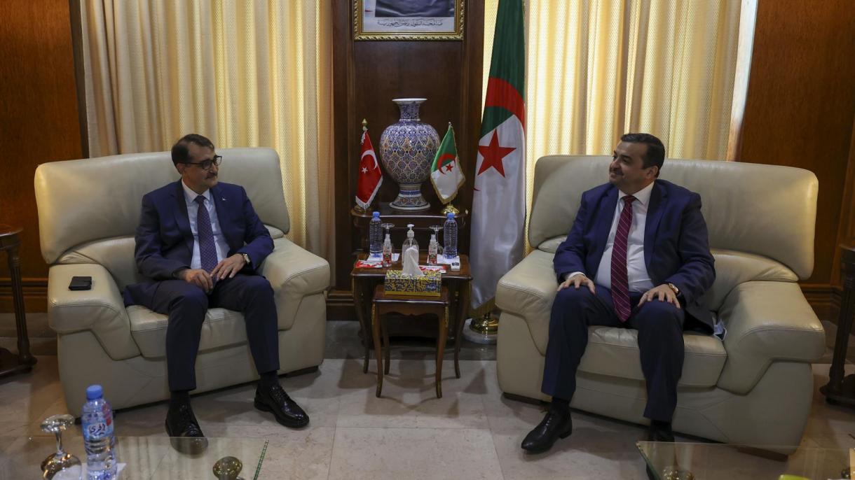 Министър Дьонмез се срещна с алжирския си колега