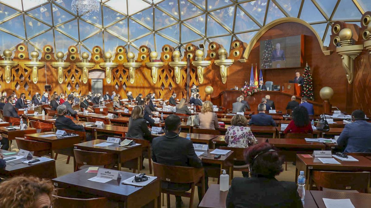 Törkiyä parlamentı başlığı Şäntop Tön’yaq Makedoniyada