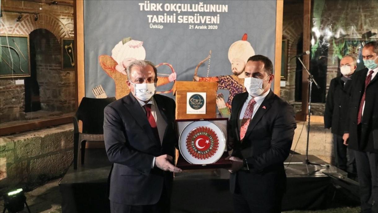 Претседателот на Собранието Мустафа Шентоп во Скопје ја отвори изложбата „Историската авантура на турското стрелаштво“