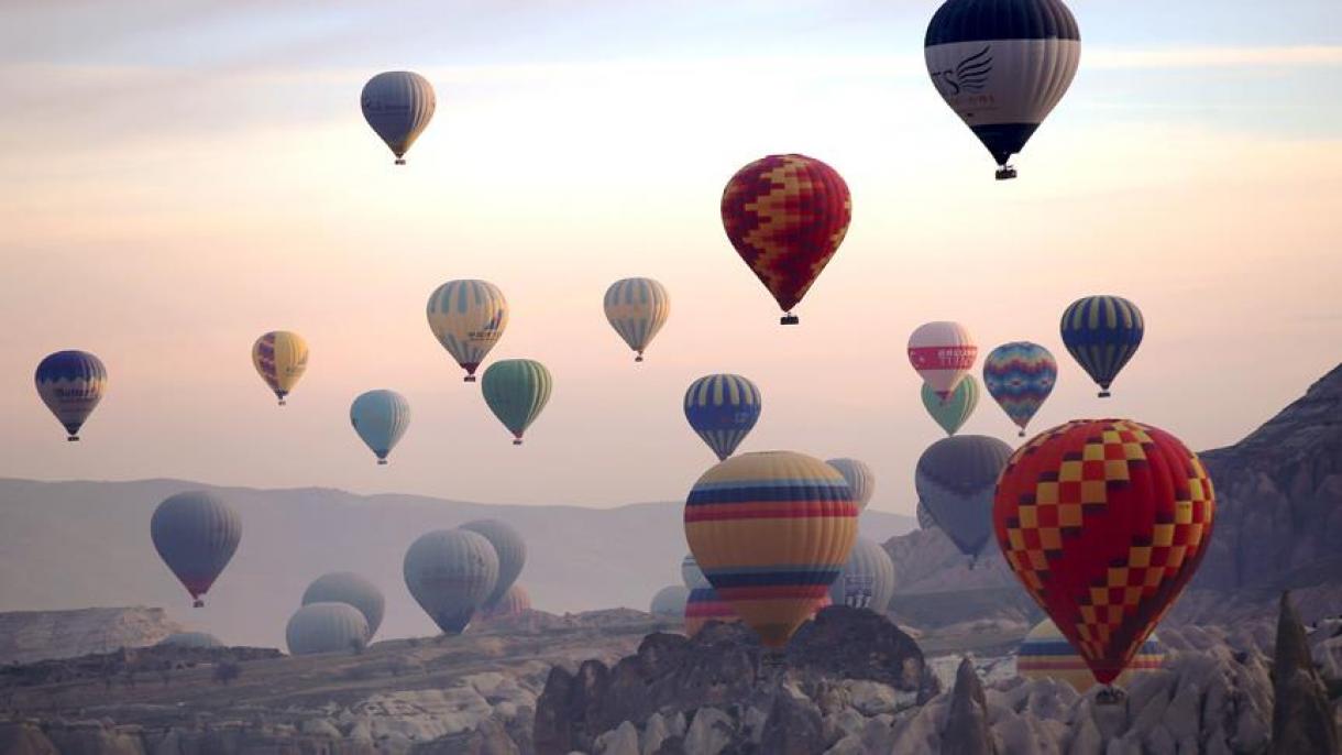 Kapatokiyadan başqa Türkiyədə daha 9 bölgədə balonlarda uçuş