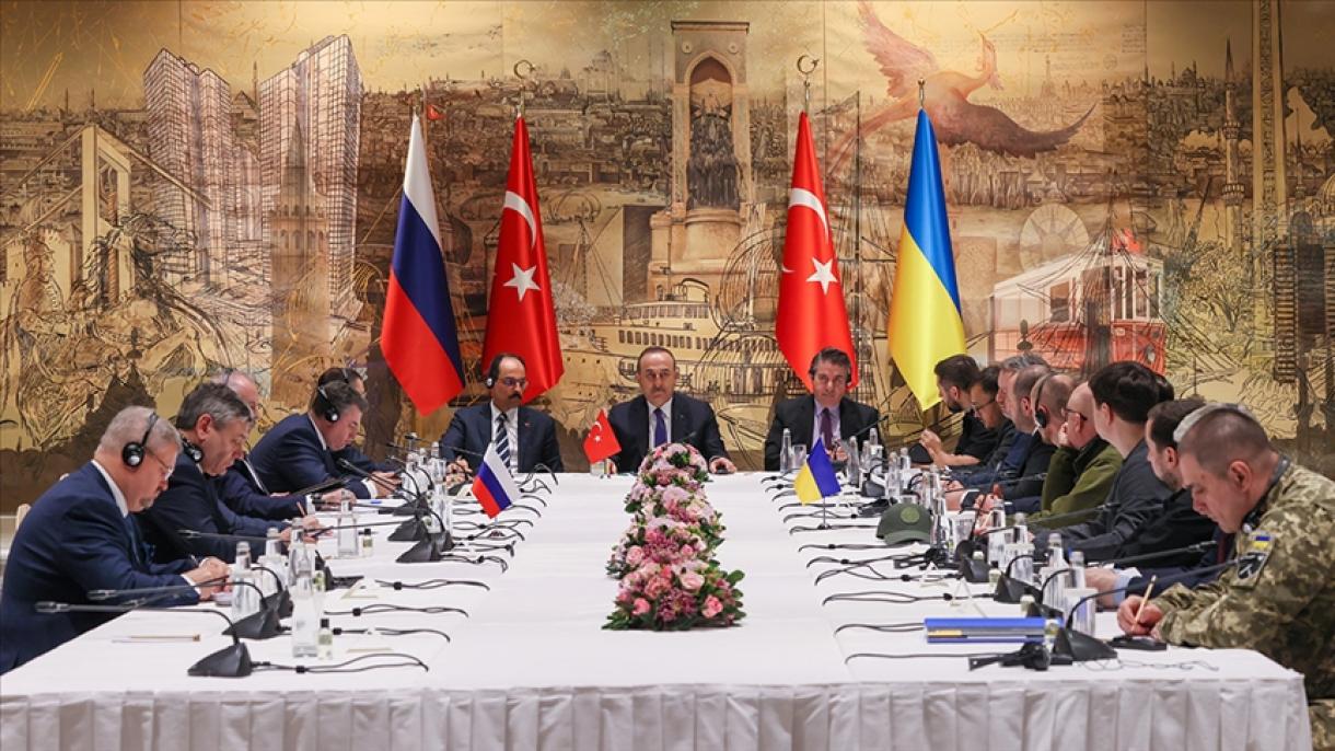 Çavuşoğlu: "Las partes rusa y ucraniana pueden mantener conversaciones de alto nivel"
