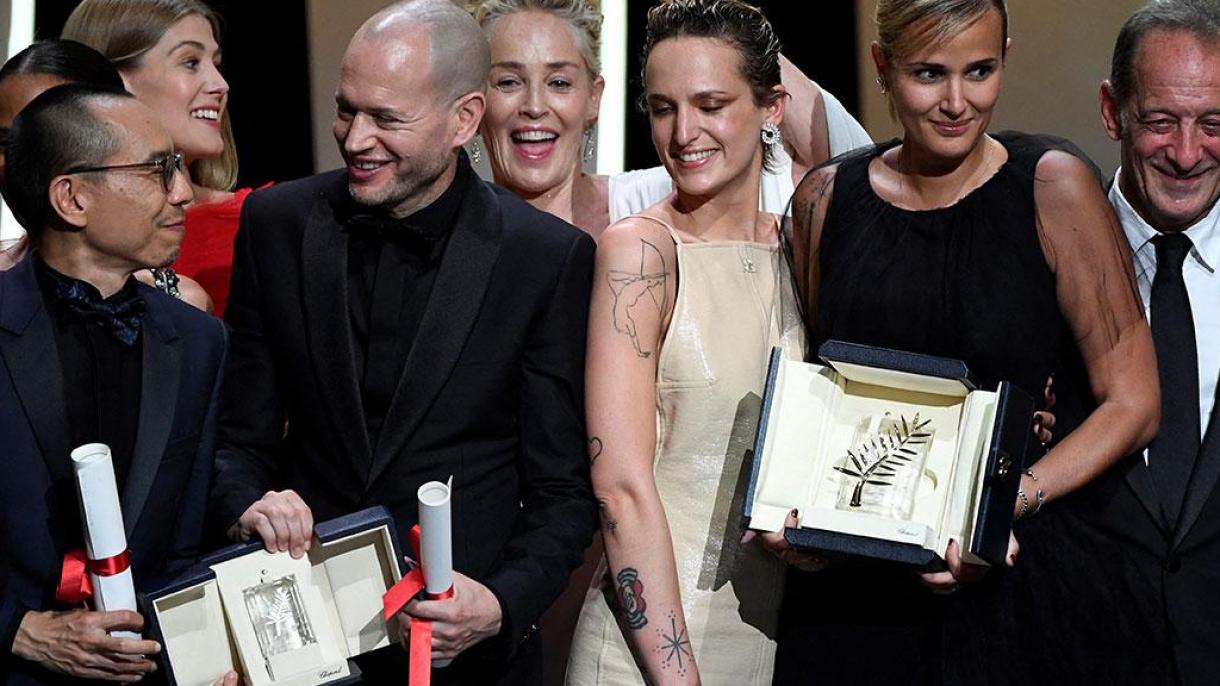 Titane, de la francesa Julia Ducournau, se lleva la Palma de Oro de Cannes