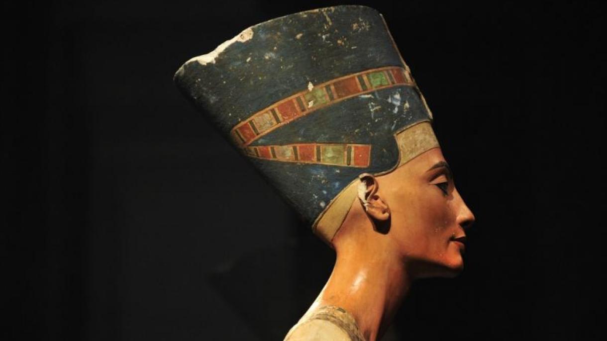 ¿Sabían que el naufragio Uluburun en Turquía llevaba objetos de la reina Nefertiti de Egipto?