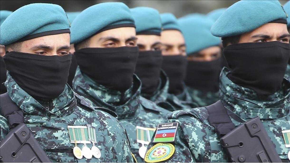 انجام وظیفه سربازان آذربایجان در فرودگاه کابل