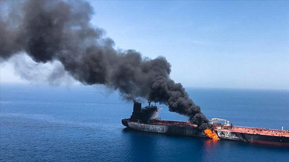 Сауд Арабиясында нефть танкеринде жарылуу болду