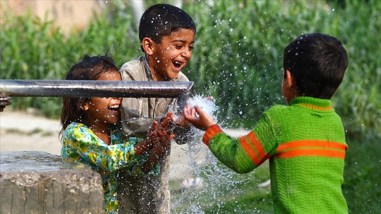 پاکستان: تقریباً 40 لاکھ بچوں کو پینے کا صاف پانی میّسر نہیں ہے