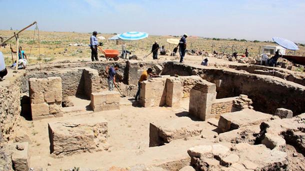 Descubren huellas de establecimiento mercantil de 900 años en Harrán