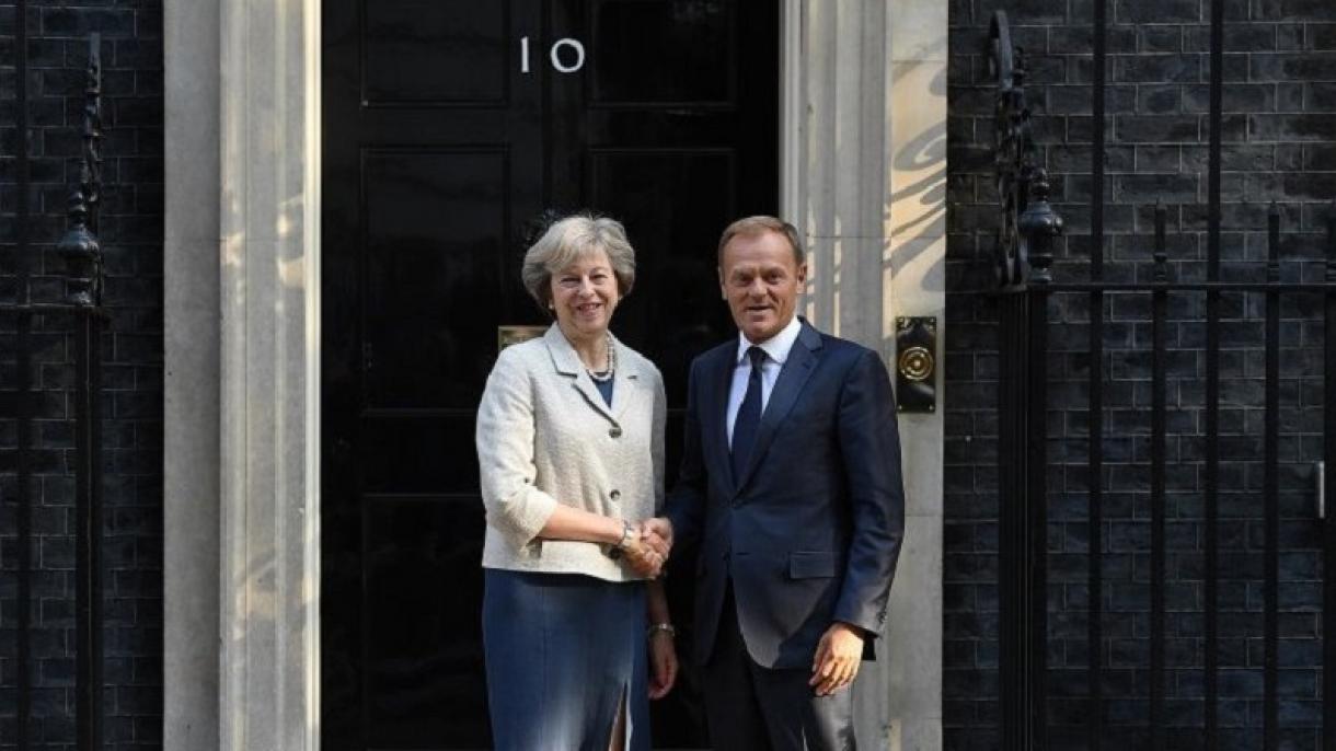 Tusk Londonban: "a brit térfélen a labda"