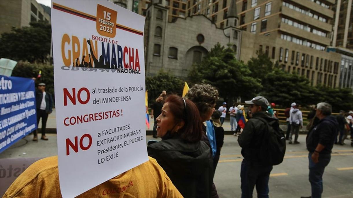 Protestos na Colômbia contra a reforma no setor da saúde