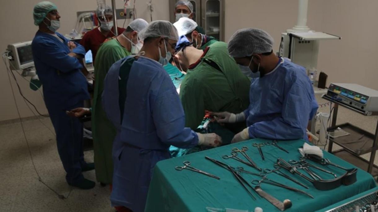 Түрк дарыгерлер Сирияда эки күндө 40 ийгиликтүү операция жасашты