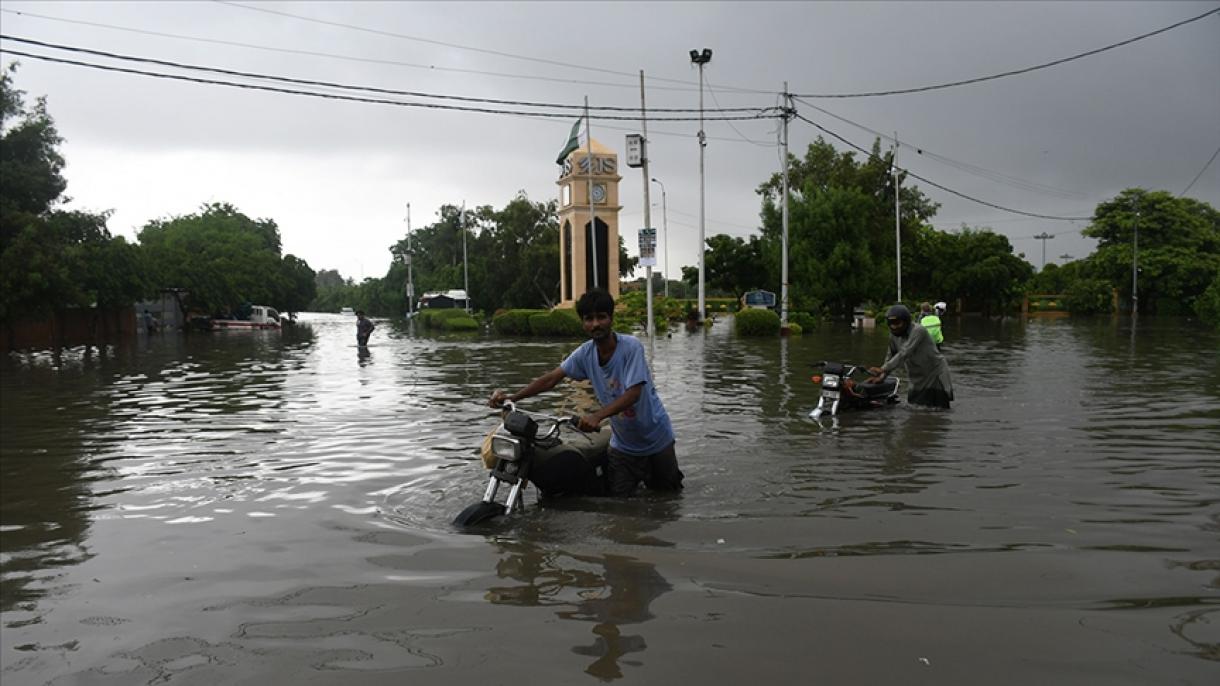 پاکستان میں مون سون بارشوں کے نتیجے میں 903 افراد جان بحق