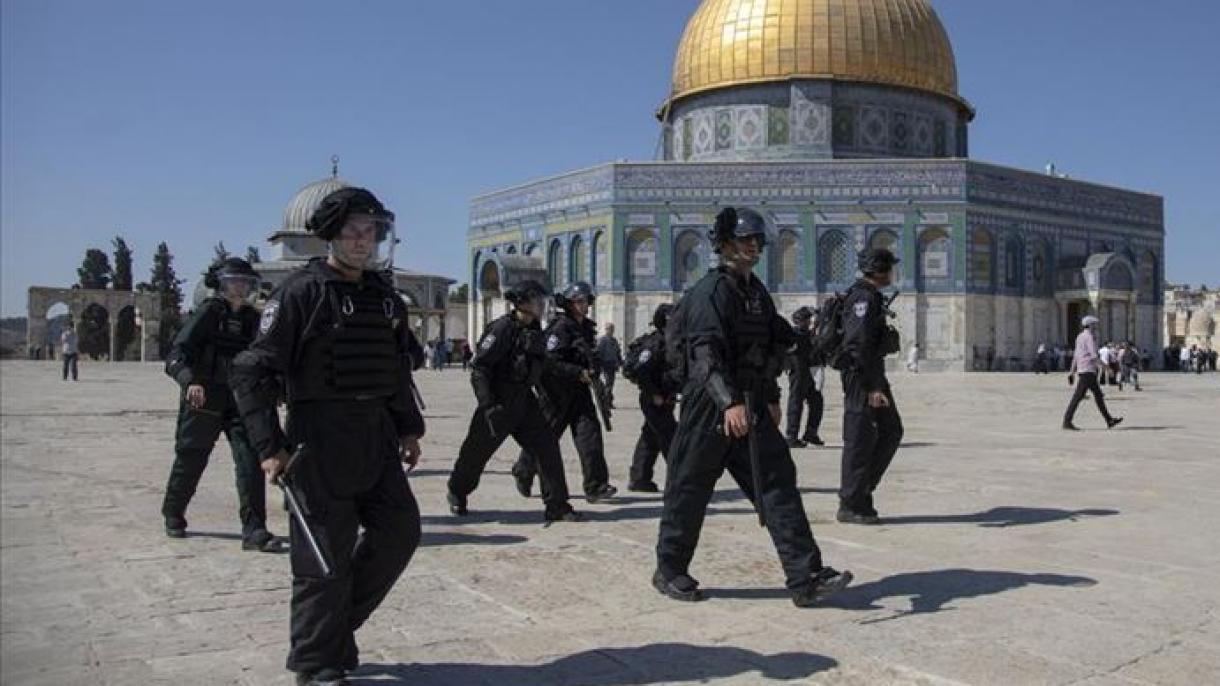 以色列警察闯入阿克萨清真寺袭击巴勒斯坦穆斯林