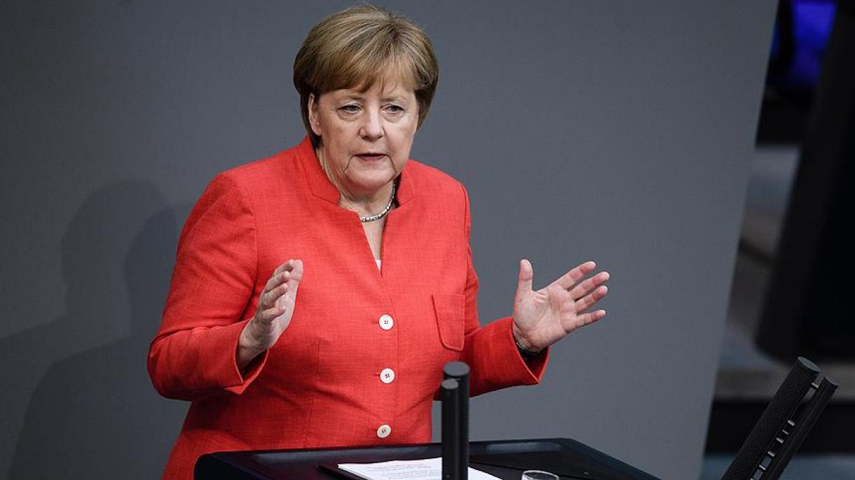 Merkel elogia a Turquía por su contribución a la crisis migratoria