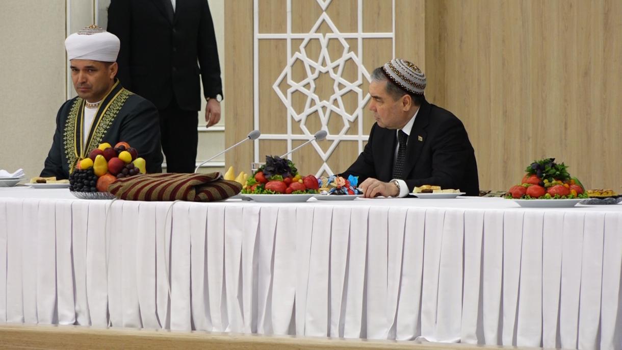 Türkmenistanda Türkiyede bolup geçen ýer titremeler zerarly sadaka berildi