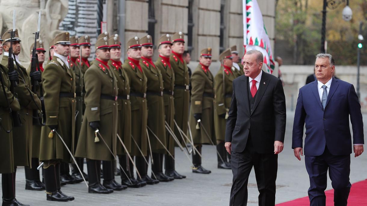El presidente Erdogan realiza ronda de contactos formales en Hungría