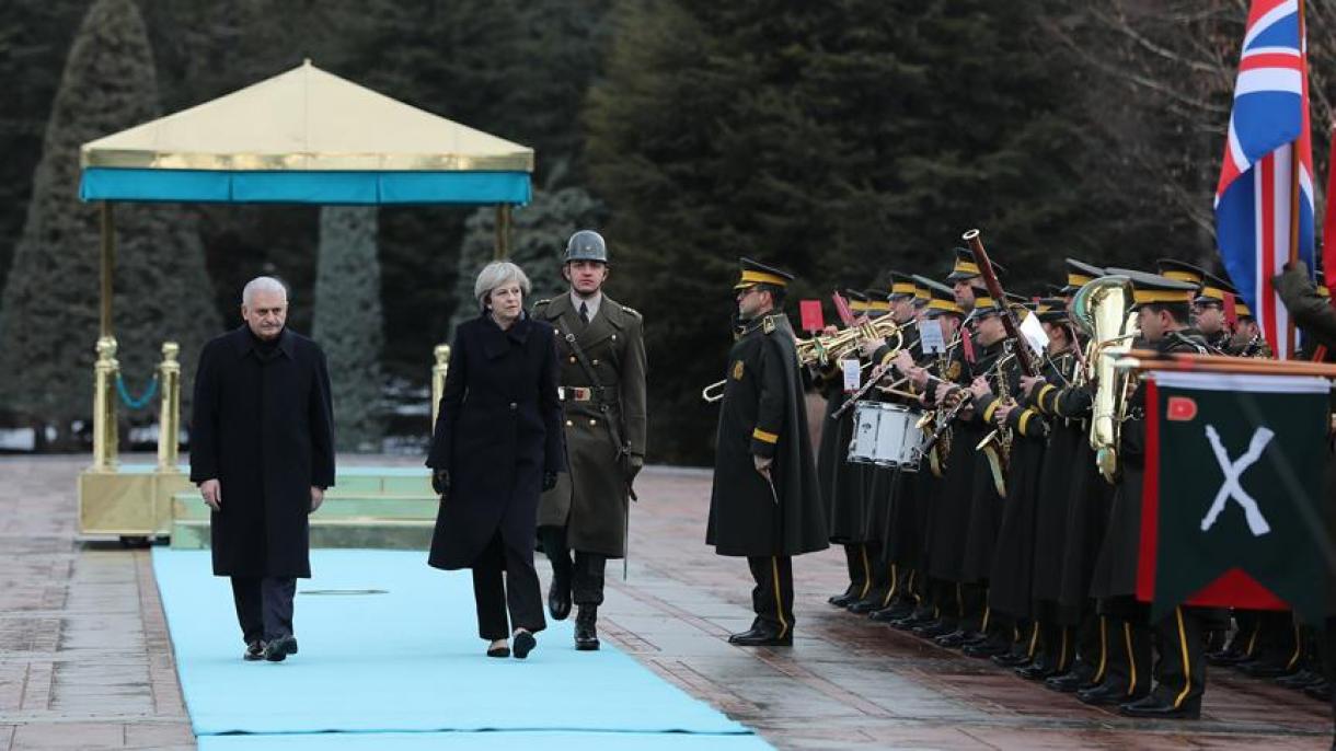 伊尔德勒姆在举行仪式迎接英国首相