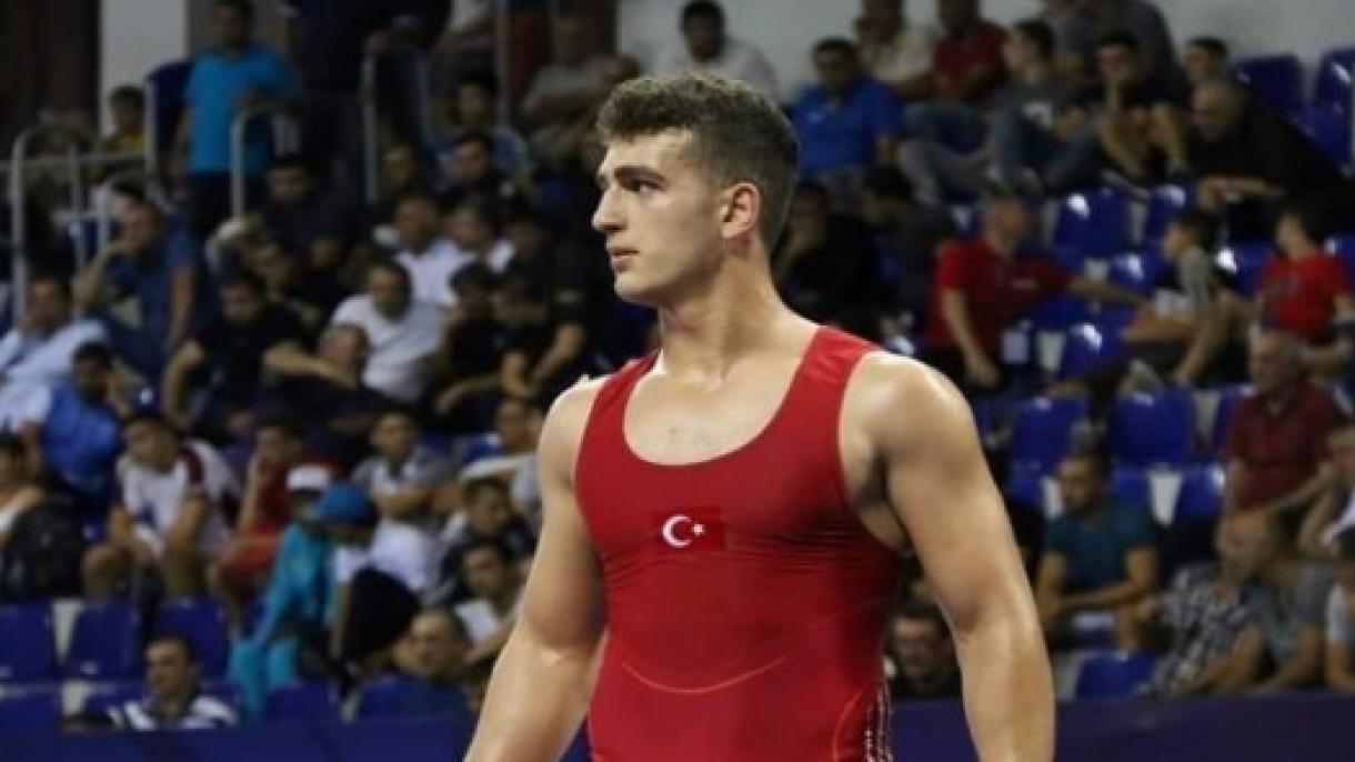 Turquía gana dos medallas de bronce en el Campeonato Mundial de Lucha de Jóvenes