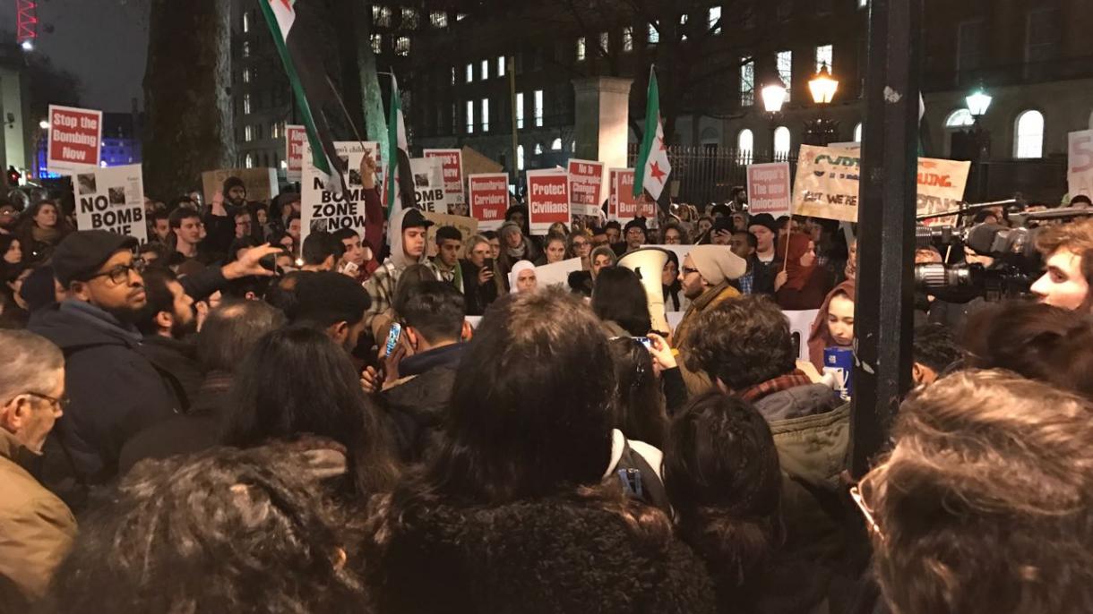برگزاری تجمعات اعتراض امیز در لندن و نیویورک در حمایت از حلب