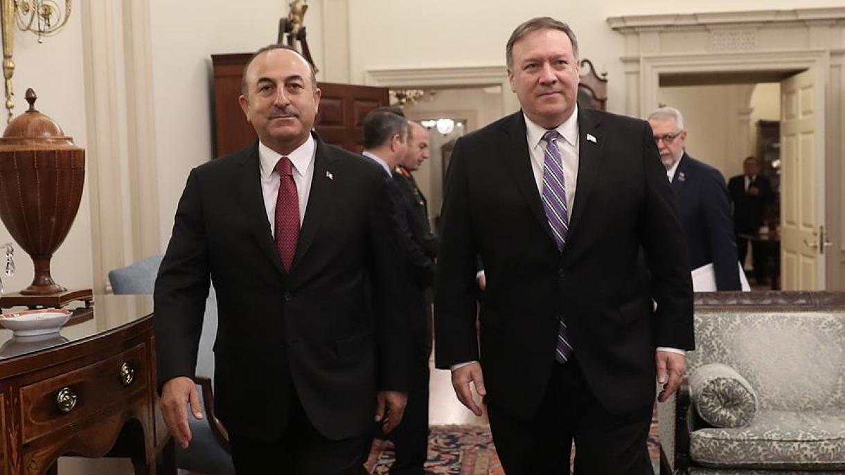 Canciller Çavuşoğlu habla por teléfono con Pompeo sobre el terrorista Mazlum Kobani