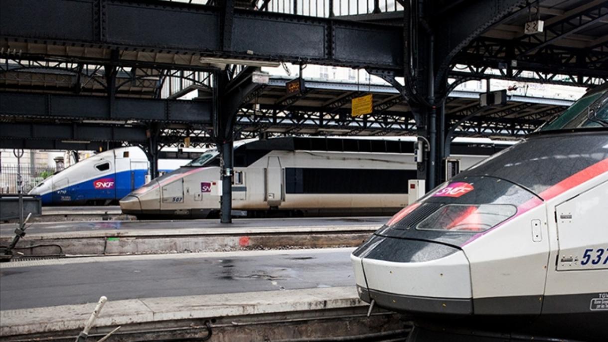 حمله با سلاح سرد در ایستگاه راه‌آهن لیون پاریس