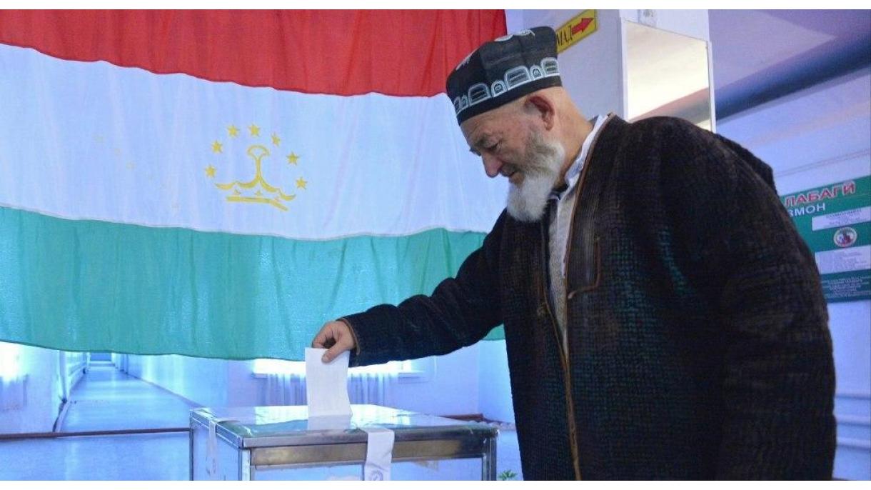 Tacikistan seçim.jpg