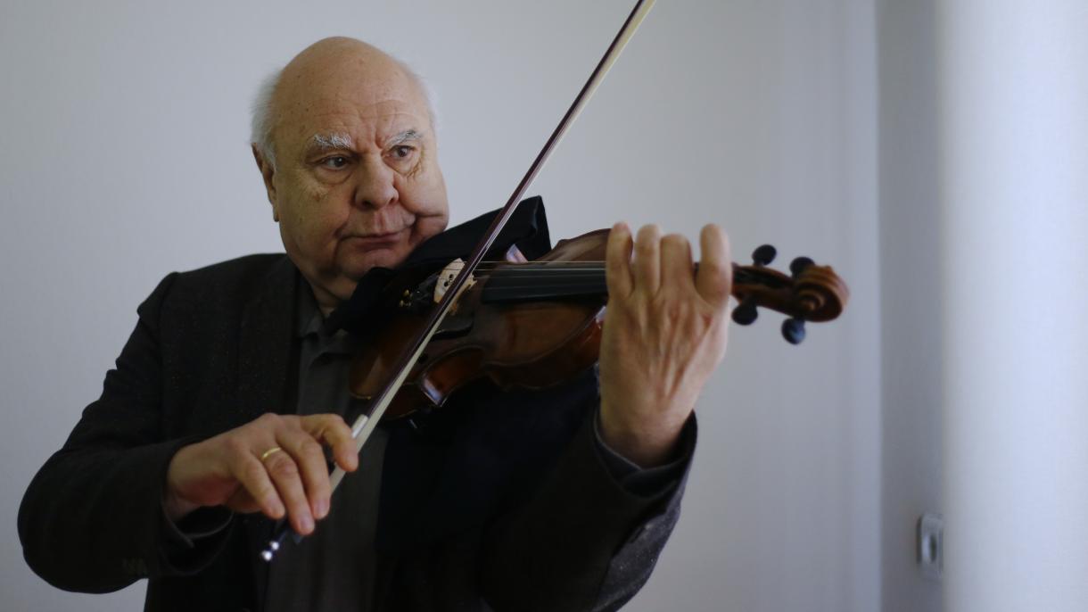 Famoso violinista russo Sergey Kravchenko innamorato di Antalya