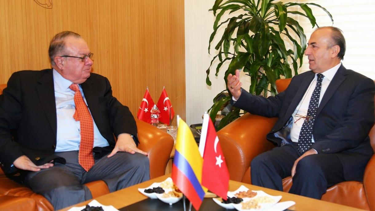 El embajador de Colombia visita la provincia turca de Kayseri
