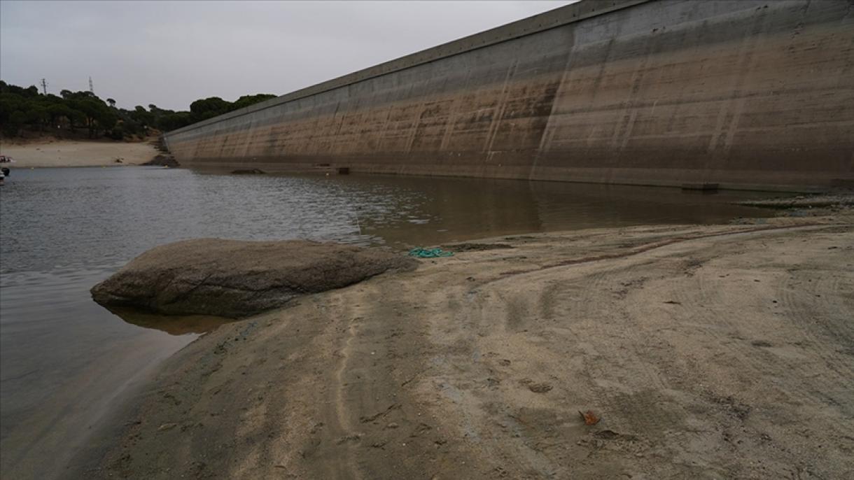 En España, el agua almacenada en las presas y balsas está al nivel más bajo de los últimos 27 años