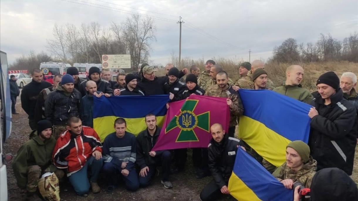 22 soldados ucranianos más regresaron a su país tras un intercambio de prisioneros con Rusia