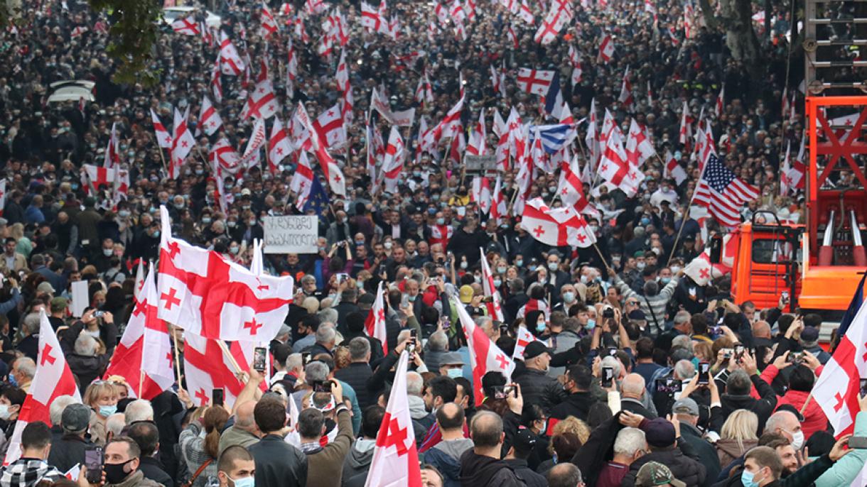 Gruziýada Saakaşwiliniň Boşadylmagy Üçin Protest Ýörişi Geçirildi
