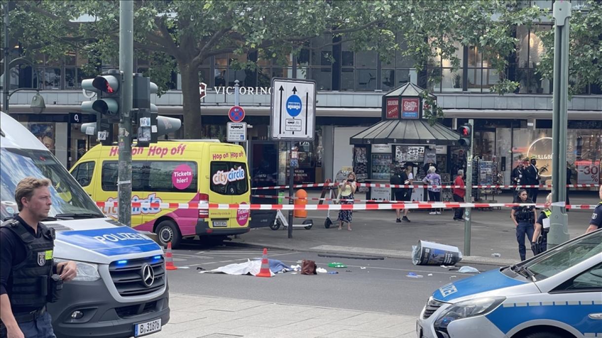 برلن میں  گاڑی ہجوم پر چڑھ گئی،1 شخص ہلاک