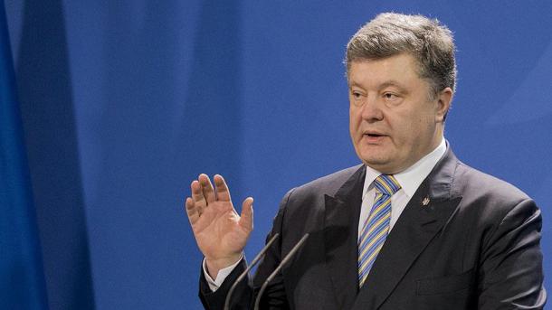 Poroshenko pide la dimisión del primer ministro y fiscal general