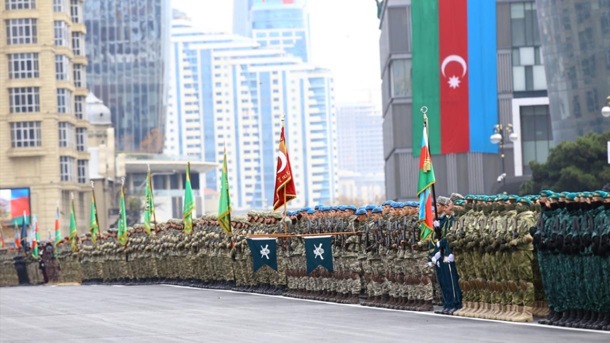 Azerbaycan-geçit töreni-1.jpg