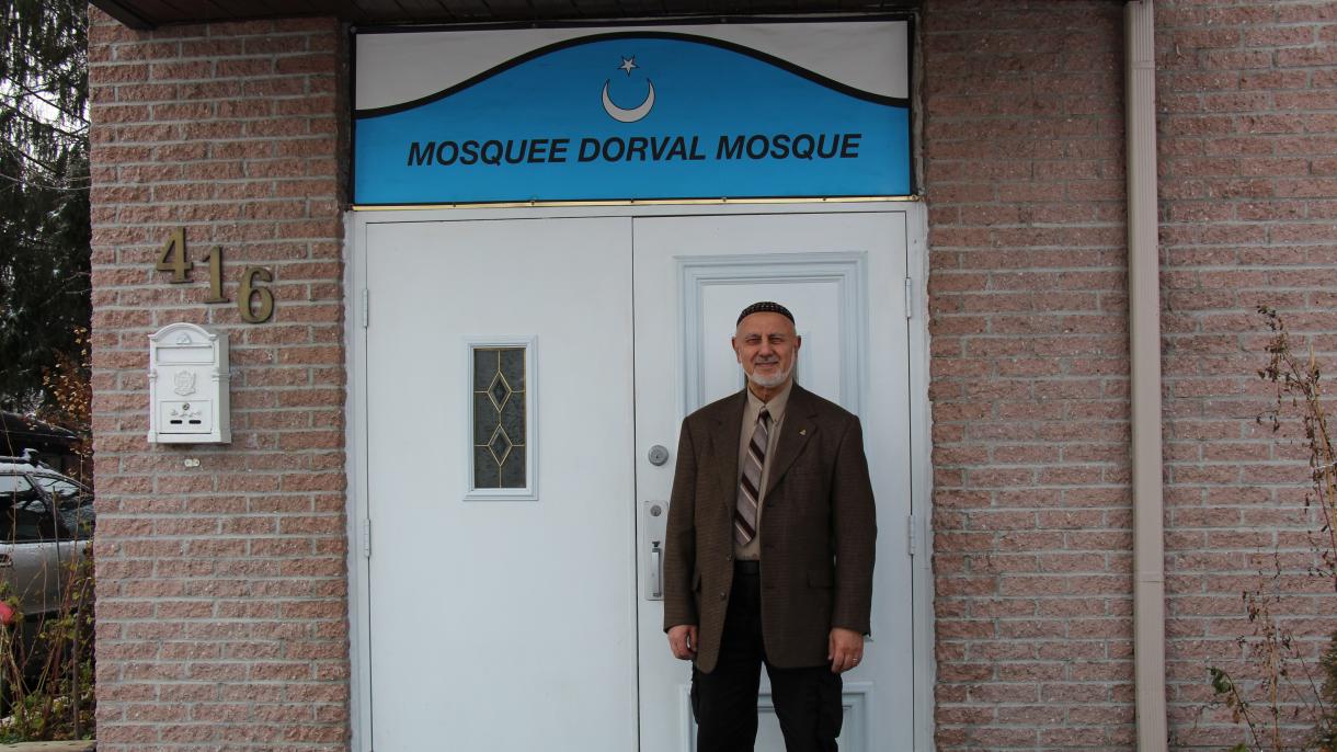 Kanadada irqçilər məscidə İslam əleyhinə plakat asdılar