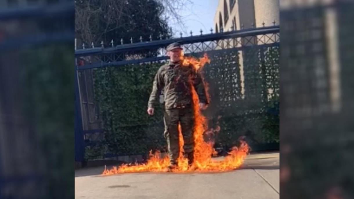 一美国军人在以色列使馆前自焚 抗议袭击加沙