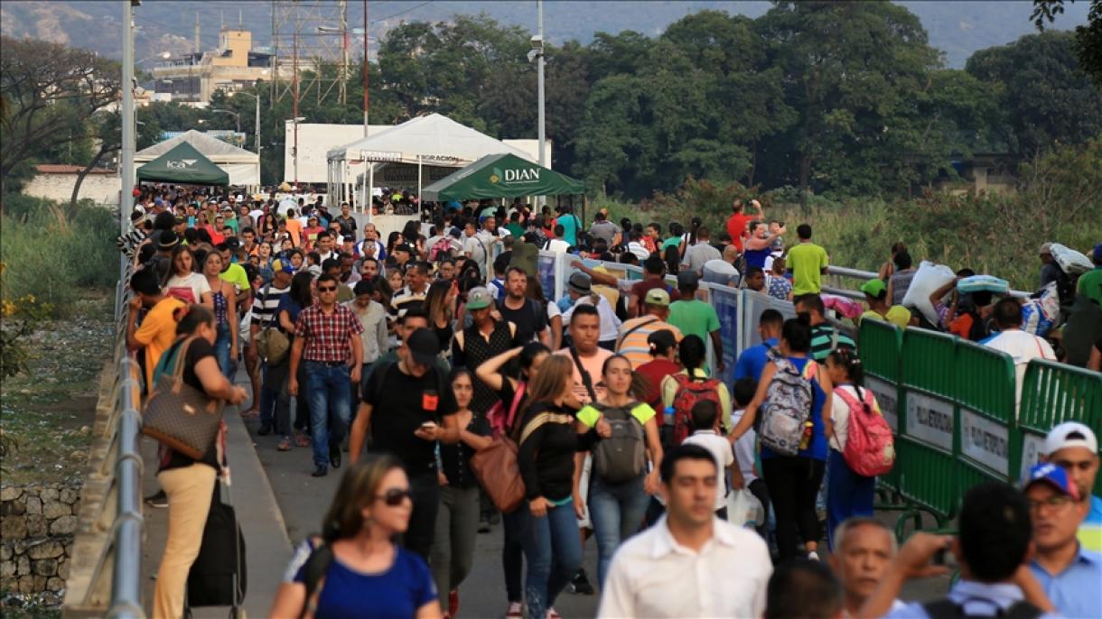 Cerca de 200 migrantes venezuelanos entram diariamente na Colômbia de forma illegal