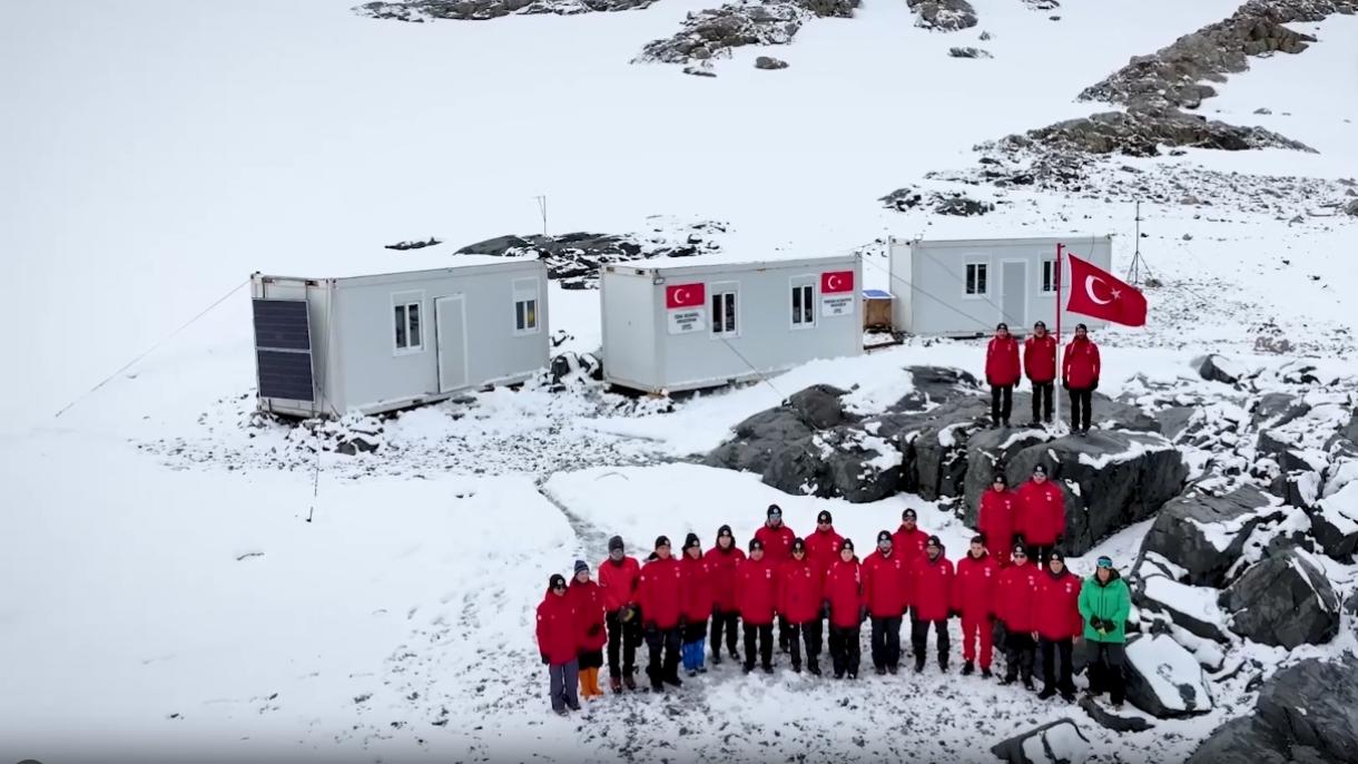 Түрк окумуштуулары Антарктика илимий экспедициясын аяктагандан кийин мекенине кайтты