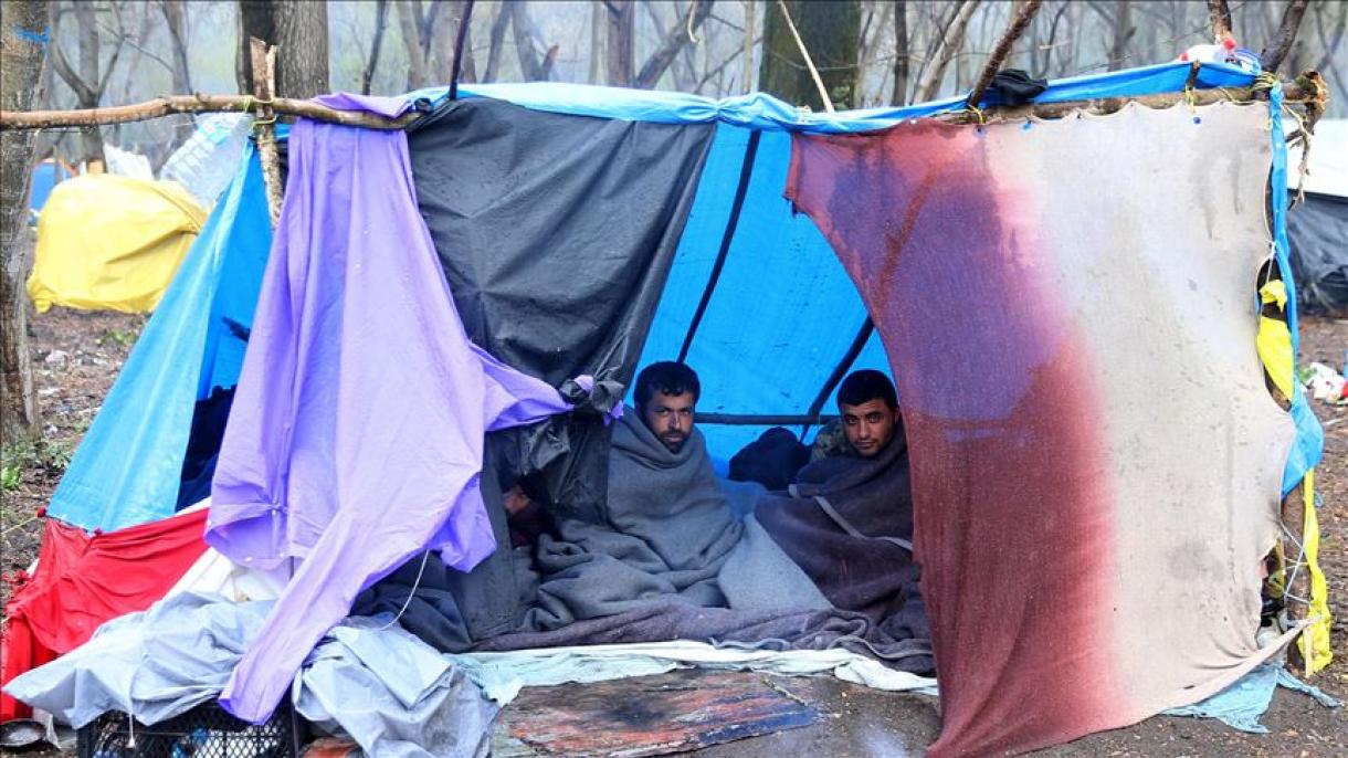 Solicitantes de asilo llevan 17 días esperando poder cruzar la frontera con Europa