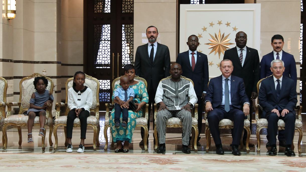 erdogan burkina faso elcisini kabul.jpg