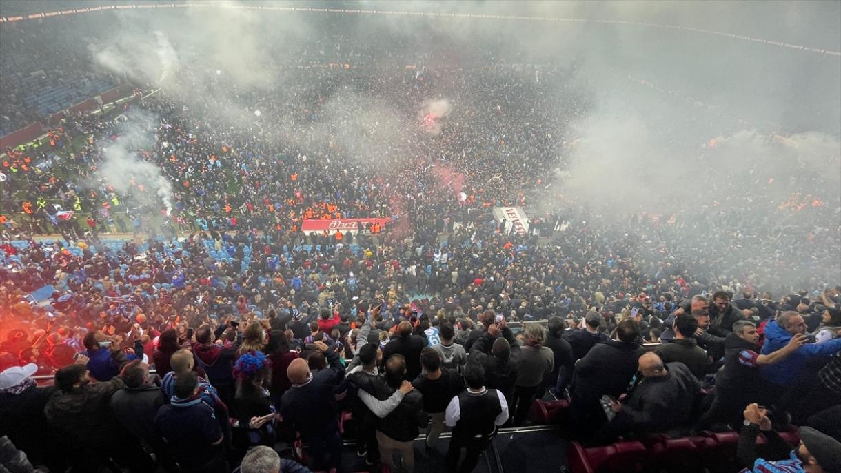 Trabzonspor Şampiyonluk kutlaması3.jpg