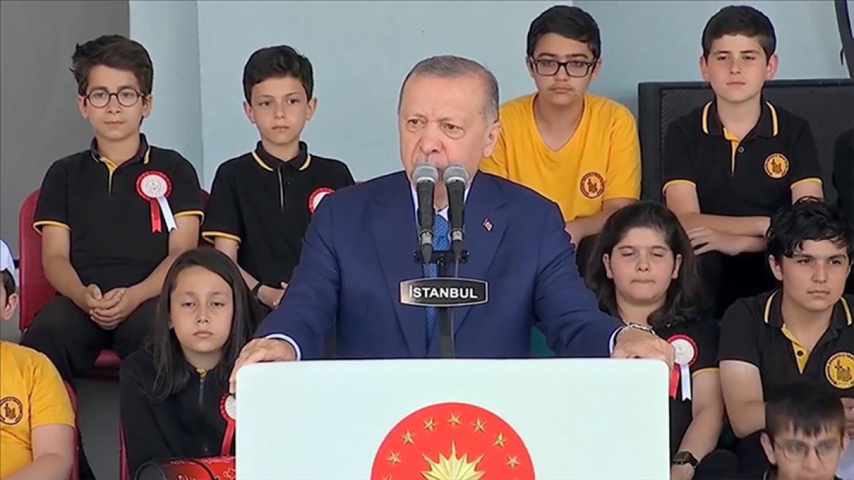 Эрдоган: "Келечектин Түркиясын балдар жана жаштар курат"