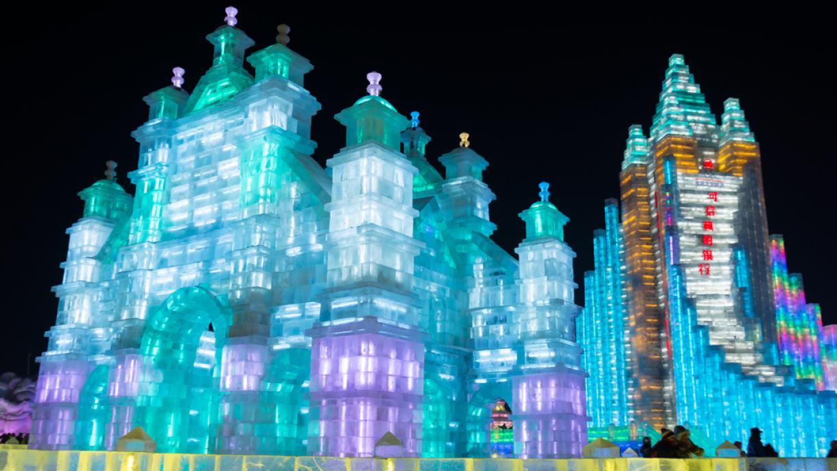 Beynəlxalq  Harbin qar və buz Festivalı keçirilir