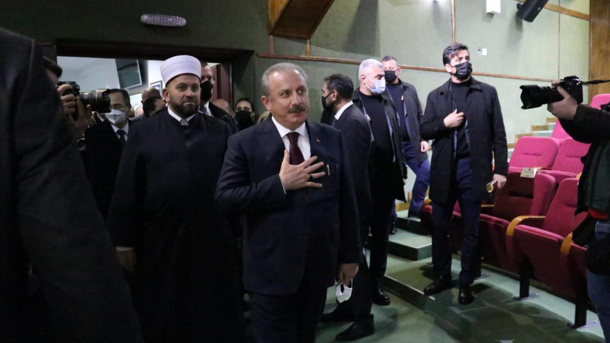მუსტაფა შენთოფმა მეჰმეთ ფათიჰის მედრესე მოინახულა