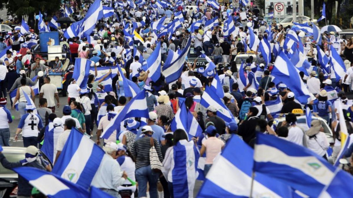 Con “pitazo” nacional, la oposición en Nicaragua vuelve a protestar contra Daniel Ortega