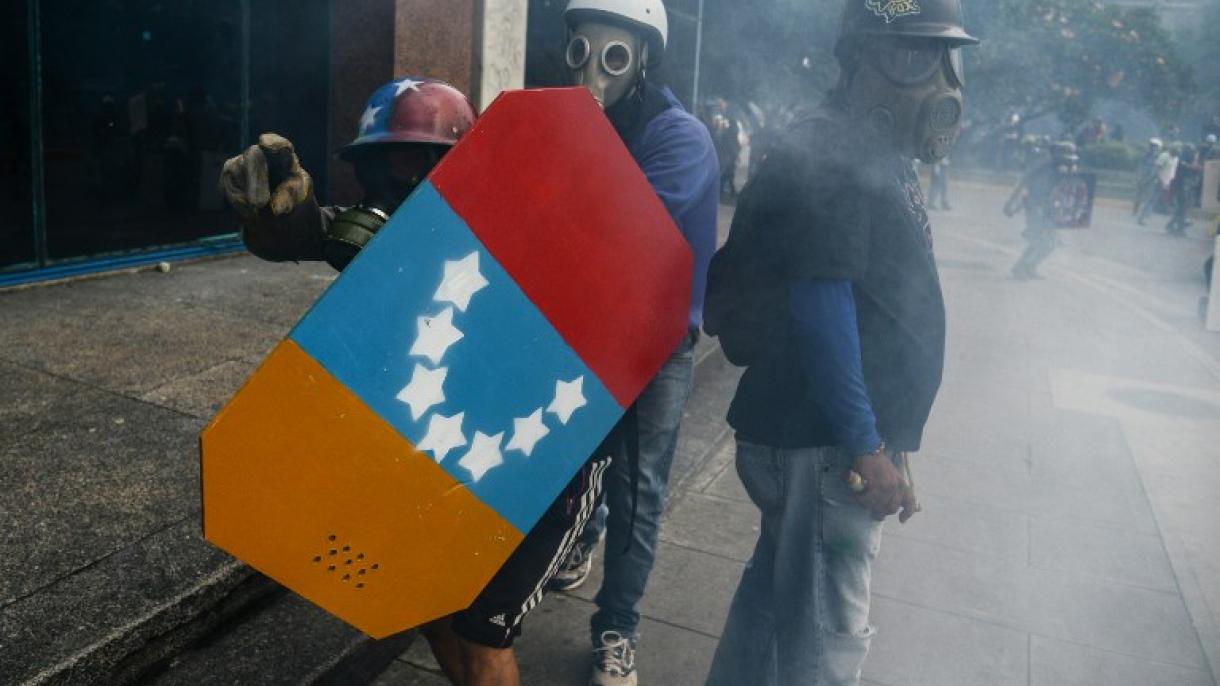 Venezuela: avanza la Constituyente mientras las proestas dejan otro muerto y heridos