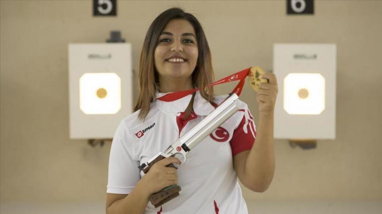 La deportista turca gana la medalla de oro en el Tiro Deportivo