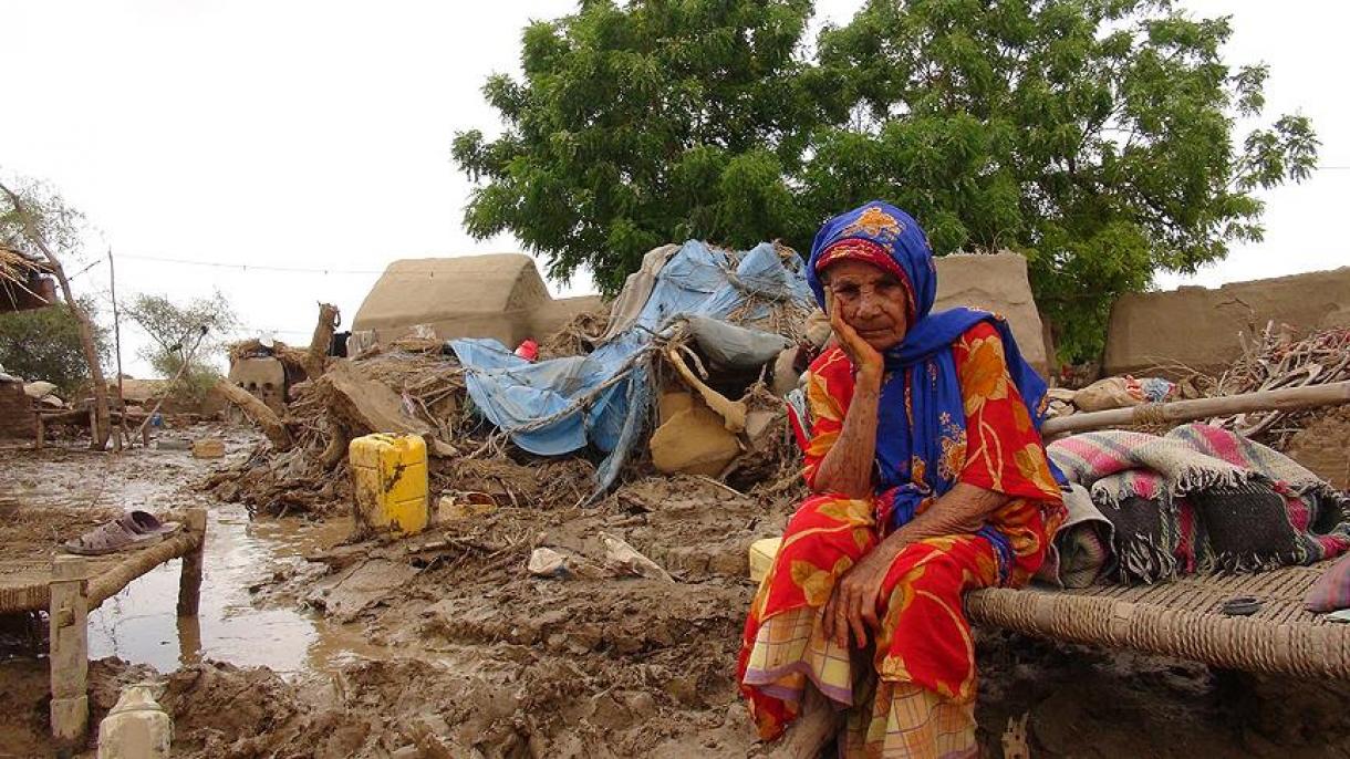 Inundações deixam caminho de destruição no Iêmen